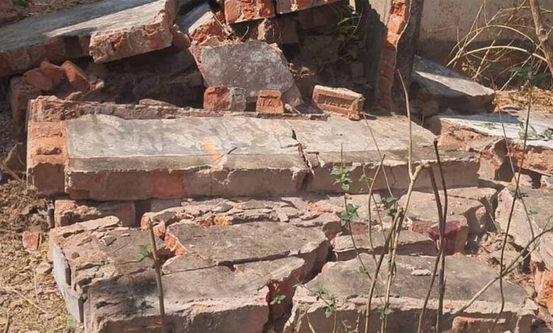 कटनी-के-बम्मनगवां-में-सरकारी-स्कूल-की-बाउंड्री-वॉल-ढही,-पांचवीं-कक्षा-के-छात्र-की-मौत