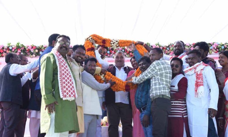 पर्यटन-मंत्री-राजेश-अग्रवाल-कोल-विद्रोह-के-महानायक-वीर-बुधु-भगत-की-234-वीं-जयंती-पर-आयोजित-समारोह-में-हुए-शामिल