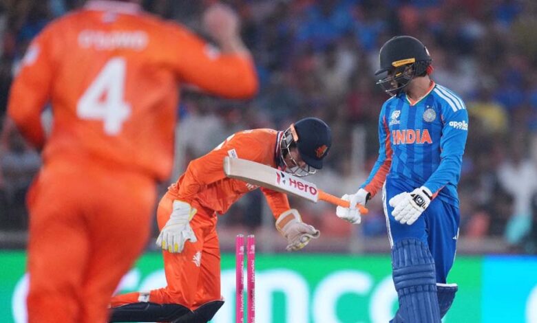 वर्ल्ड-कप-में-अभिषेक-की-जीरो-की-हैट्रिक,-तीसरी-बार-बने-‘डकमैन’