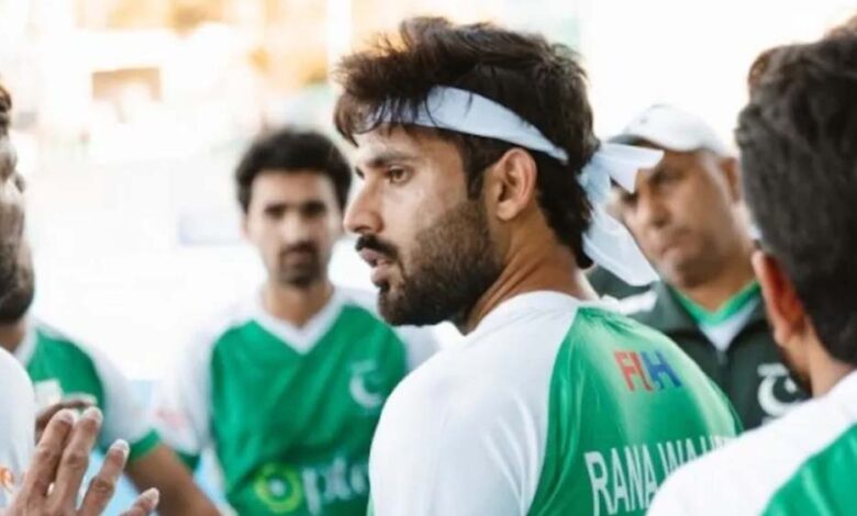 बर्तन-मांजकर-खेलने-उतरे-पाकिस्तानी-खिलाड़ी,-वतन-वापसी-पर-कप्तान-का-गुस्सा-फूटा