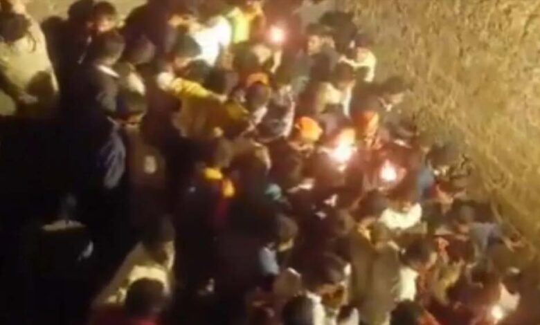 छत्रपति-शिवाजी-जयंती-पर-पुणे-में-भगदड़,-कई-लोग-घायल,-हजारों-की-भीड़-जमा