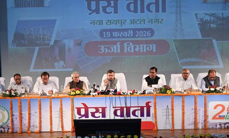 ऊर्जा-विभाग-के-सचिव-डॉ.-रोहित-यादव-ने-पत्रकारों-से-साझा-की-विभागीय-उपलब्धियां