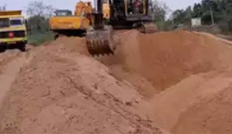 अवैध-उत्खनन-पर-खनिज-विभाग-का-बड़ा-एक्शन,-पोकलेन-सहित-16-वाहन-जब्त