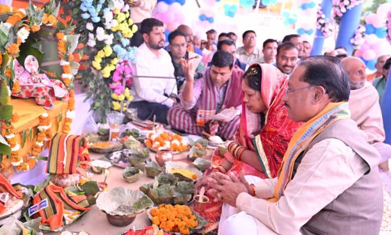 माँ-का-आशीर्वाद-और-अपार-जनस्नेह-:-बगिया-में-आत्मीयता-के-साथ-मना-मुख्यमंत्री-का-जन्मदिन