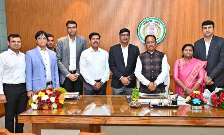 मुख्यमंत्री साय से नव नियुक्त आईएएस अधिकारियों की शिष्टाचार भेंट