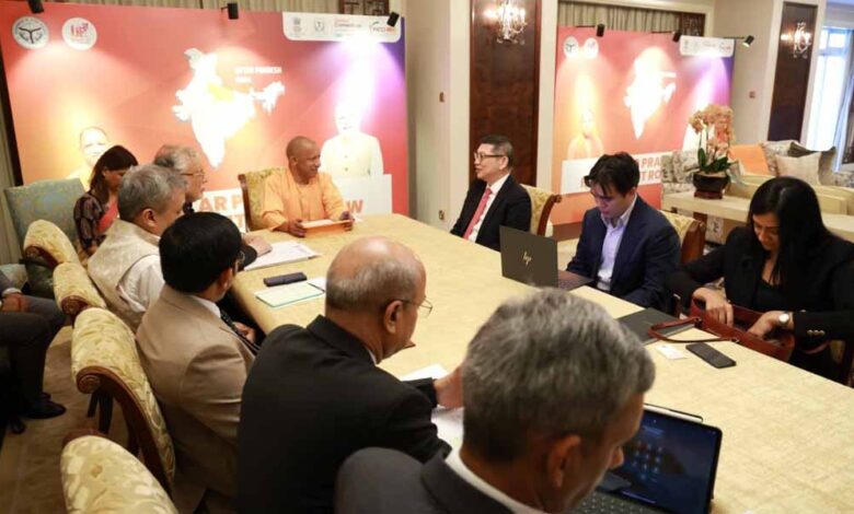 सिंगापुर दौरे के पहले ही दिन मुख्यमंत्री योगी की बड़ी सफलता, यूनिवर्सल सक्सेस ग्रुप के साथ हुए 6,650 करोड़ रुपये के 3 एमओयू