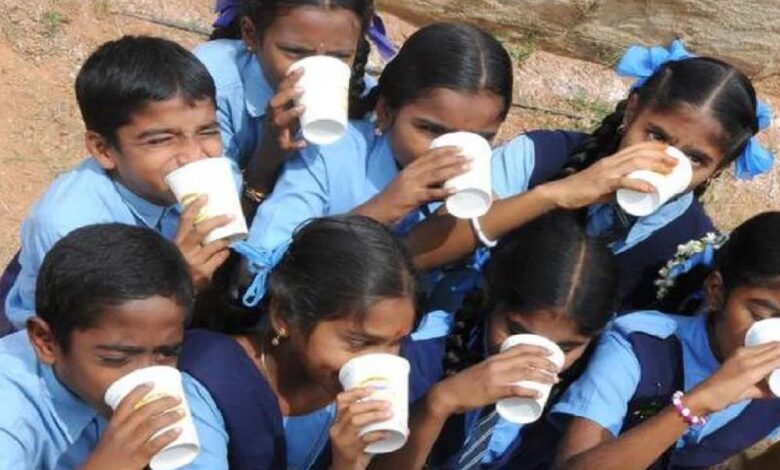 मध्य प्रदेश सरकारी स्कूल के छात्रों के लिए खुशखबरी! कक्षा 1 से 8 तक मुफ्त मिलेगा दूध