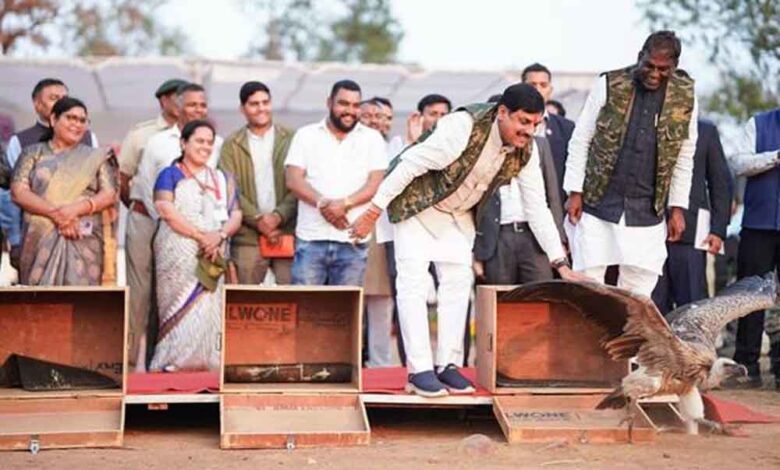 पारिस्थितिकी तंत्र में सहयोगी पशु पक्षियों के संरक्षण के लिए राज्य सरकार प्रतिबद्ध: मुख्यमंत्री डॉ यादव