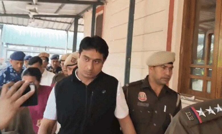 शर्टलेस प्रोटेस्ट: यूथ कांग्रेस चीफ उदय भानु चिब को 4 दिन की पुलिस रिमांड