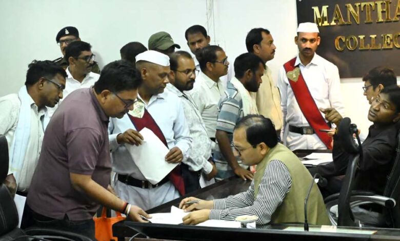 जनदर्शन में कलेक्टर ने सुनीं सैकड़ों फरियादें, त्वरित निराकरण के दिए निर्देश