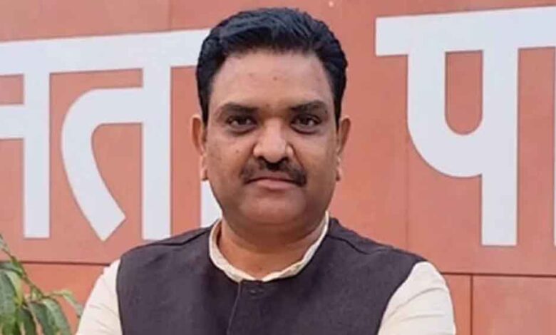 यूपी में नया नियम: अफसरों को 10 मिनट में जनप्रतिनिधियों की कॉल का देना होगा जवाब