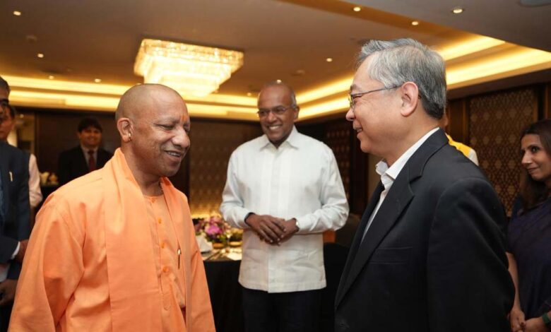 सीएम-योगी-ने-सिंगापुर-के-उप-प्रधानमंत्री-व-गृह-मंत्री-से-की-मुलाकात,-निवेश-के-लिए-दी-आमंत्रण