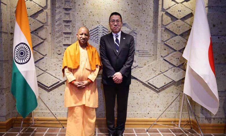 टोक्यो में उमड़ा अपनापन, प्रवासी भारतीयों ने किया मुख्यमंत्री योगी आदित्यनाथ का जोरदार स्वागत