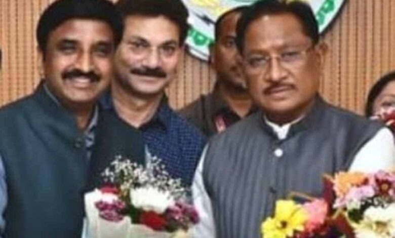 बजट में कैशलेस चिकित्सा सुविधा की घोषणा, CM साय का कर्मचारी-अधिकारी फेडरेशन ने किया अभिनन्दन