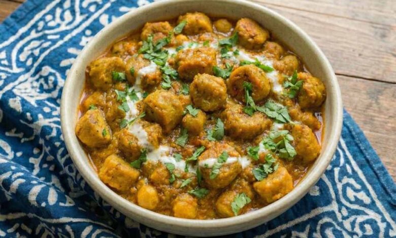 राजस्थानी-स्वाद-के-बेसन-के-गट्टे-–-आसान-घरेलू-रेसिपी