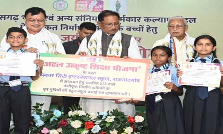 मेहनत की चमक, सरकारी सहारे से उड़ान: श्रमिक की बेटी डिंपल कश्यप का संस्कार सिटी स्कूल में सुनहरा भविष्य