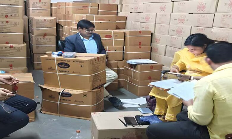 होली से पहले Haldiram की 112 किलो मिलावटी और एक्सपायर्ड मिठाइयां पकड़ी गईं