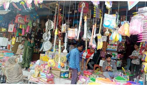 होली-बाजार-में-बदली-तस्वीर-:-चीन-का-हिस्सा-घटा,-‘मेक-इन-इंडिया’-का-रंग-चढ़ा