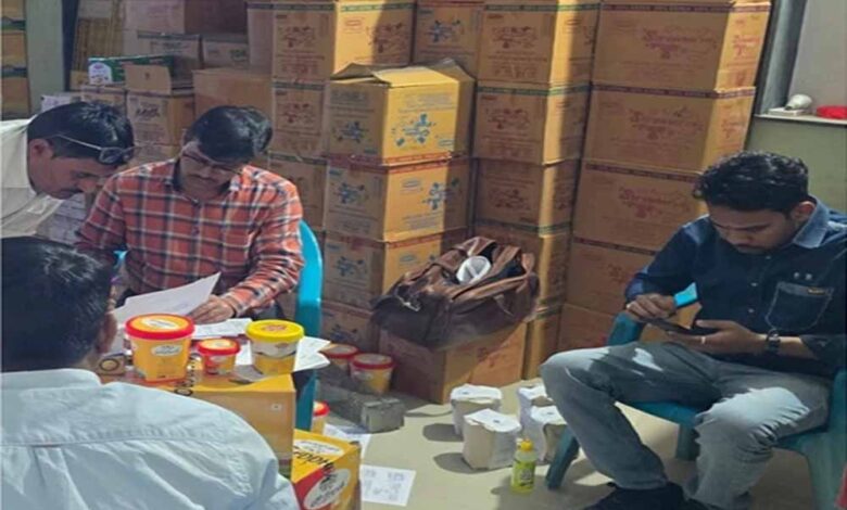 रतलाम में नकली घी का बड़ा भंडाफोड़: घर पर छापा, 1610 लीटर जब्त