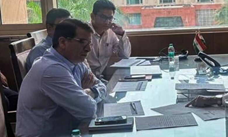 रीवा में विमानन सेवाओं के विस्तार और सुदृढ़ीकरण कार्यों की उप मुख्यमंत्री  शुक्ल ने की समीक्षा