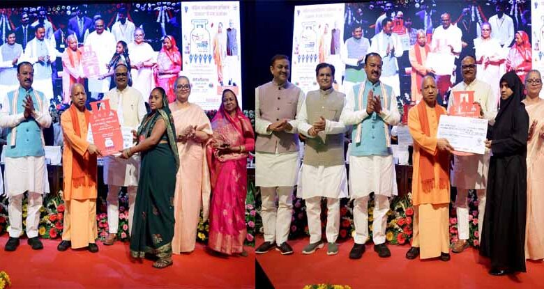 प्रदेश-के-1.86-करोड़-परिवारों-को-सीएम-योगी-ने-दिया-होली-का-उपहार
