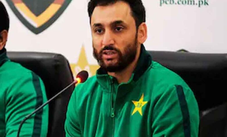 शाहिद-अफरीदी-का-बड़ा-बयान:-शादाब-खान-बन-सकते-हैं-पाकिस्तान-के-नए-कप्तान,-सलमान-अली-पर-संकट!