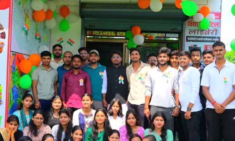 सीएम युवा उद्यमी विकास अभियान से बदली तकदीर: आजमगढ़ के अविनाश ने बनाई डिजिटल लाइब्रेरी चेन