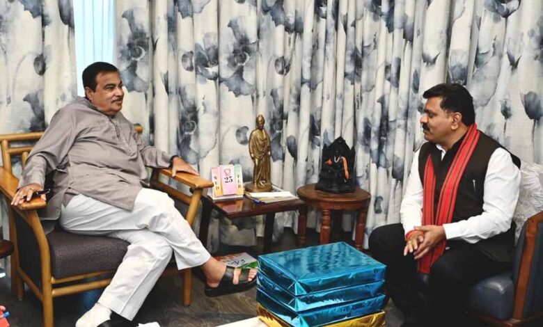 केंद्रीय-परिवहन-मंत्री-नितिन-गडकरी-से-मिले-उपमुख्यमंत्री-विजय-शर्मा