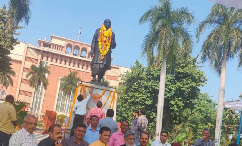 राष्ट्रगीत-राष्ट्रगान का सामूहिक गान आज मंत्रालय के पटेल पार्क में