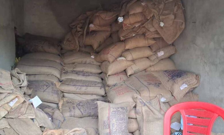 गरीबों-के-राशन-में-गड़बड़ी-पर-प्रशासन-सख्त,-दो-संचालकों-को-हटाया