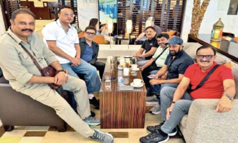 आज भी दुबई में फंसे रहेंगे एमपी के लोग: शारजाह से इंदौर की फ्लाइट कैंसिल, विजयवर्गीय ने 100 से अधिक फंसे लोगों से किया संपर्क