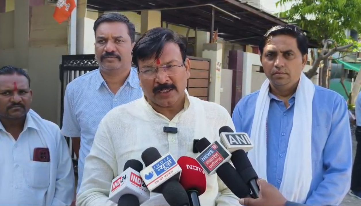 बड़वानी सांसद का बड़ा खुलासा: मोनालिसा 16 साल की नाबालिग , लव जिहाद के षडयंत्र का बनाया शिकार ।